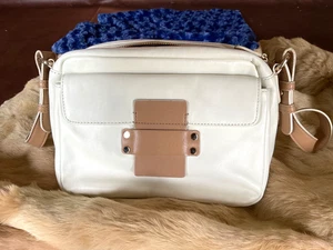 Vintage klassische Cole Haan weiße Leder Schultertasche 11” mal 7” sehr gepflegt - Bild 1 von 8