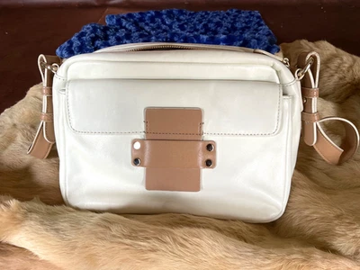 "Bolso de hombro clásico vintage de cuero blanco Cole Haan 11"" por 7"" muy limpio" Foto 1 de 4
