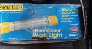 BAYCO -- FLUORESCENT WORK LIGHT (without bulb) -- FL-600 -- 20 FT 18/2 CORD - Picture 1 of 14
