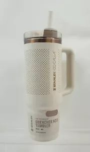 Stanley x Calia 30 Oz Quencher H2.0 Flowstate Tumbler Oat Milk - Picture 1 of 5