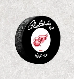 Alex Delvecchio Detroit Red Wings HOF Autographed Puck - Picture 1 of 1