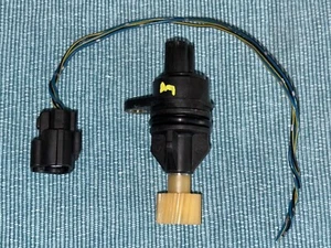 99 00 01 Suzuki Vitara 1.6L 4WD AT Vehicle Speed Sensor 34910-65D00 w/Connector - Picture 1 of 4
