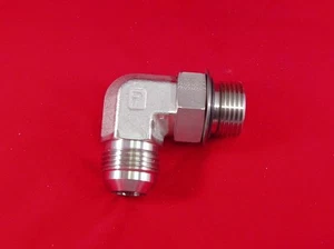 Codo de llamarada Parker SS 3/4" triple locomotora macho 37 grados, 12 C5OX-SS - Imagen 1 de 1