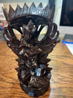 Deidad de Indonesia Foto 1 de 3