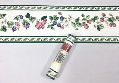 Waverly 壁纸边框绿色白色水果花浆果草莓覆盆子 — 第 1/4 张图片