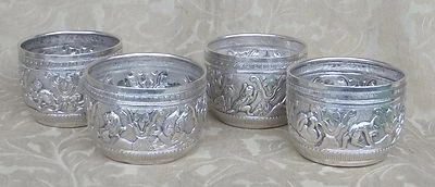 4 СТАРИННЫЕ ИНДИЙСКИЕ КАШМИРСКИЕ ПЕРСИДСКИЕ СТАКАНЫ ИЗ ЧИСТОГО СЕРЕБРА С ПОДПИСЬЮ ОХОТНИЧЬИХ ЖИВОТНЫХ  - Изображение 1 из 4