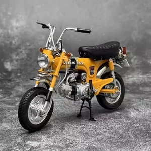 EBBRO 1/10 Scale Honda DAX ST50 1969 Yellow Motorcycle Diecast Model Toy - Picture 1 of 7