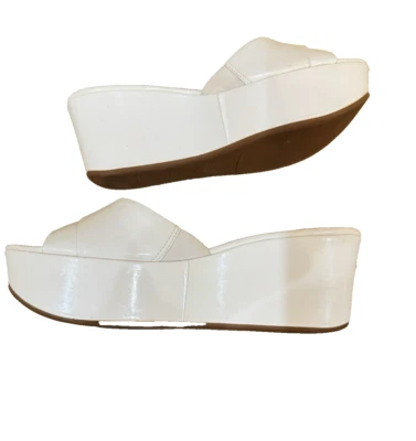 Sandalias blancas de cuña Nine West talla 7,5 Foto 1 de 4