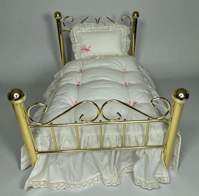 American Girl SAMANTHA Doll Brass Bed  Mattress & Bedding Pleasant Company 1992 - Image 1 of 4