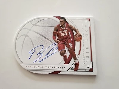 Panini National Treasures Collegiate 2016 - Buddy Hield automático/99 #4 (AU, RC) Foto 1 de 4
