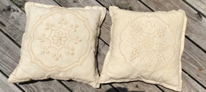 True Vintage Shabby Chic 2 französische Knoten handgefertigte Dekokissen cremeweiß creme - Bild 1 von 13