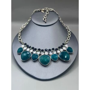 Collar WHBM Verde Negro Estrás Transparente Tono Dorado Collar Distintivo Brillante - Imagen 1 de 6