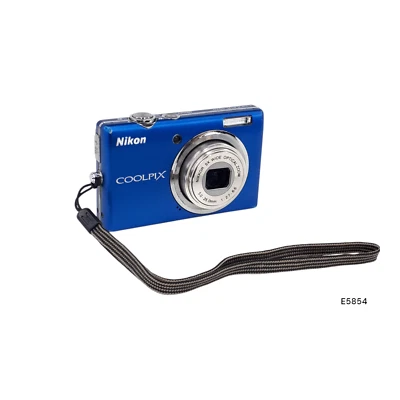 Nikon CoolPix S570 12MP 5x Zoom Digital Compact Camera Lens Error AS-IS E5854 - Image 1 of 4