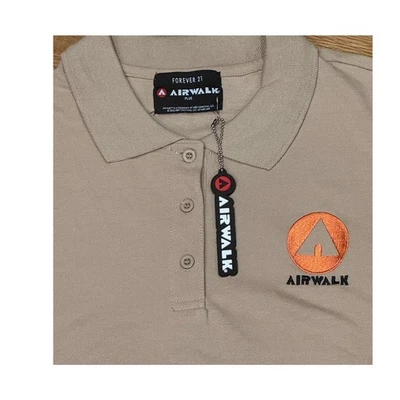 Nuevo con etiquetas Camisa Polo Retro Airwalk Para Mujer Plus 0X Tostada Recortada Logo Bordado Foto 1 de 4