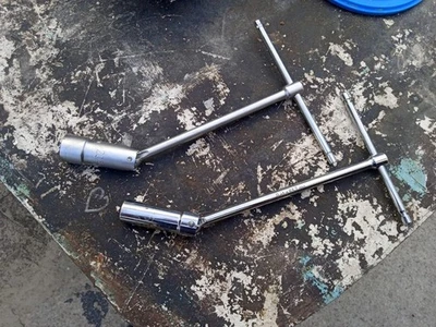 2 Chiavi a T snodate per candele motori Pastorino da 20,8mm e Beta 957 da 16mm. - Immagine 1 di 3