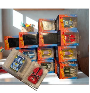 Hot Wheels The Loyal Subjects Lot of 25 Includes with 8 Blackout Box SEALED - Bild 1 von 6
