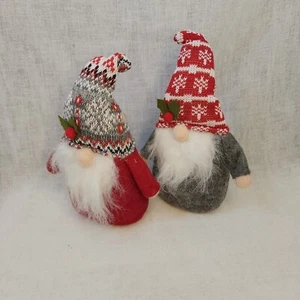 Dos gnomos de Navidad con fondo ponderado rojo/blanco, gris/rojo - Imagen 1 de 13