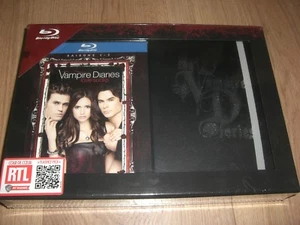 Vampire Diaries Saisons 1-3 Limited Blu-Ray Box mit Tagebuch NEU - Bild 1 von 2