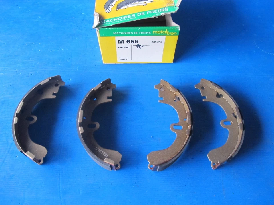 Mâchoires de freins arrière MGA pour: Toyota: Camry, Celica, Corolla - Photo 1/1