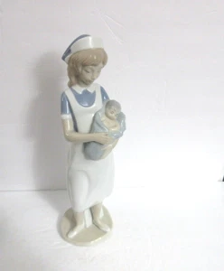 Nao von Lladro 13,5" Krankenschwester mit Baby Porzellanfigur # 0709 Spanien NICHT MEHR ERHÄLTLICH - Bild 1 von 9