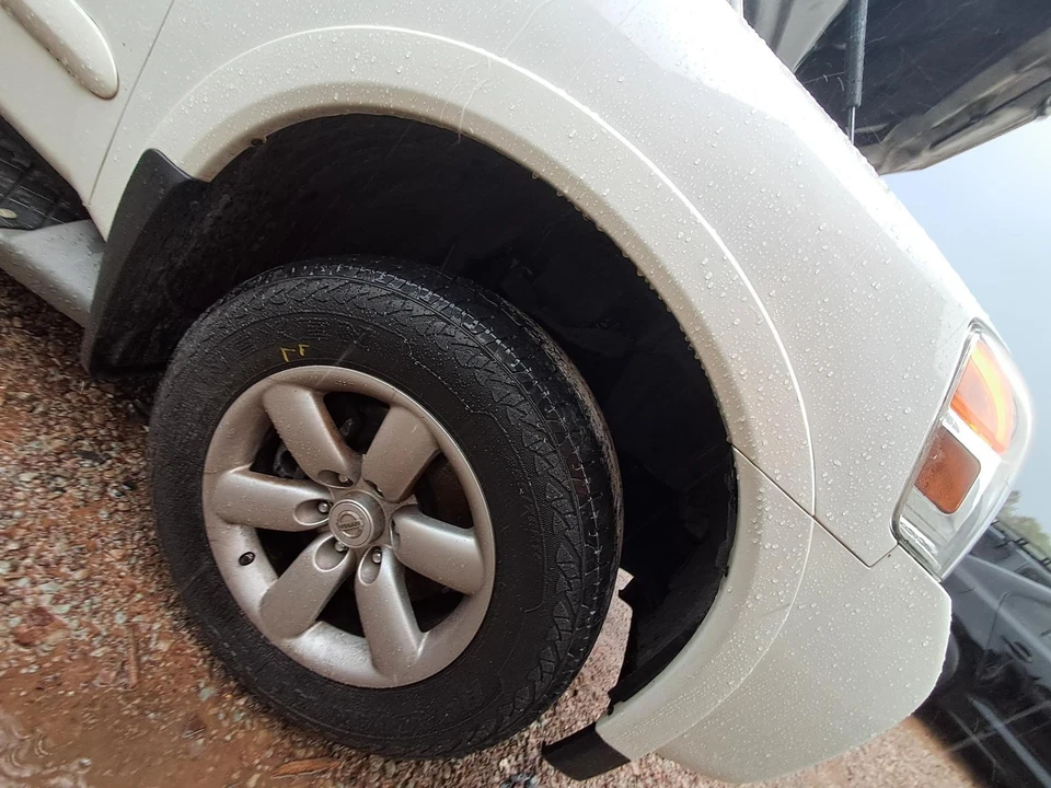 Used Front Right Fender fits: 2015 Nissan Armada Front Right Grade A Foto 1 de 4