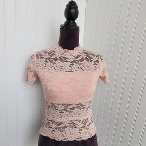 Guess Women's Blush Pink Lace Top Blouse Zip Back Short Sleeve Stretch XS - Picture 1 of 12