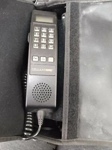 Vintage Motorola Bag Phone Model S3228A Made in USA-Might Work - Afbeelding 1 van 3