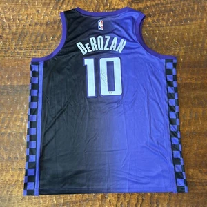 DeMar DeRozan Signed Sacramento Kings Jersey PSA DNA Autographed - Picture 1 of 6