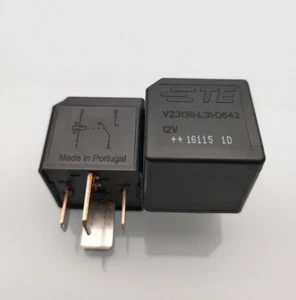 5PZ V23136-L31-D642 Relè di contenimento magnetico per auto 12 VDC - Foto 1 di 3