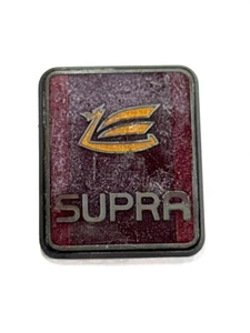 Toyota Celica Supra MK2 1982-1985 pilar B insignia emblema OEM usado - Imagen 1 de 6