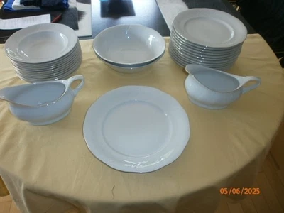 Vintage Nouvelle 17 teiliges Eßservice weiß mit Goldrand Teller Schüssel - Bild 1 von 4