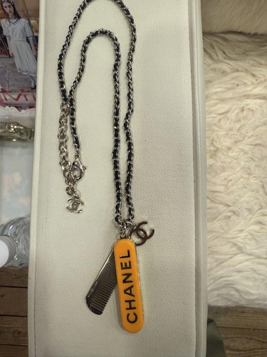 CHANEL Collana Pettine Arancione
