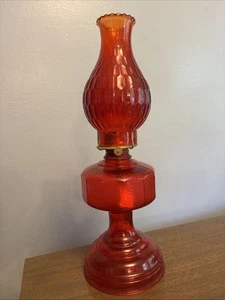 VINTAGE ''GEHÖFT'' ROTE ÖLLAMPE MIT GUTEM P&A BRENNER UND ROTEM OBERKAMIN - Bild 1 von 6