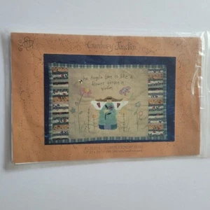 Blumen aus meinem Herzen Quilt Muster mit Stickerei Cranberry Kreuzung Wandbehang - Bild 1 von 2