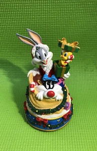 New Rare Looney Tunes “Bugs & Friends In Santa’s Toy Bag” Figurine Christmas - Picture 1 of 9