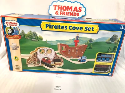Juego Pirate's Cove con Calavera Mtn LC99572 Thomas & Friends Curva de Aprendizaje de Madera Nuevo Foto 1 de 4
