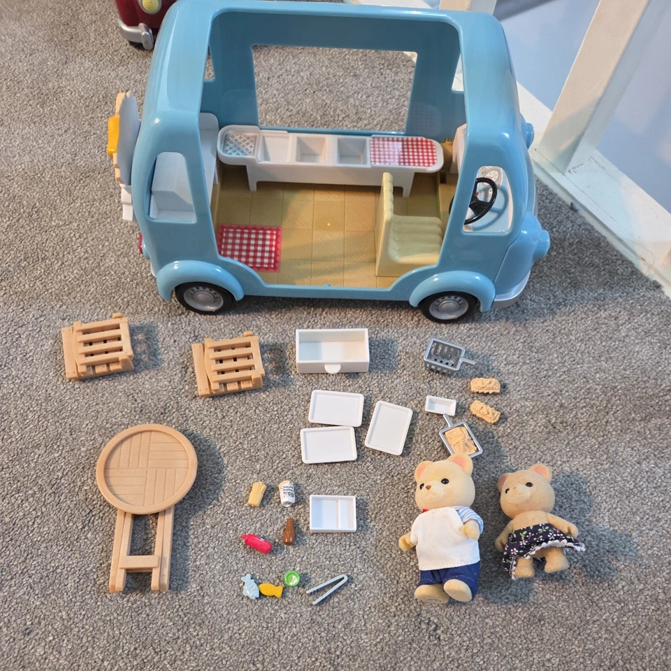 Sylvanian families calico fish and chips van - Image 1 of 4