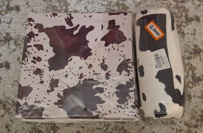 Manta polar con estampado de vaca con cajas de regalo con patrón de vaca 11x11x11 manchas de vaca Foto 1 de 4