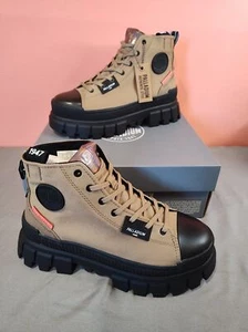 Women's Palladium Revolt Hi TX Boots Size 8 New - Bild 1 von 9