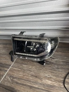 Morimoto XB LED Headlights: Toyota Tundra (07-13 / White DRL Left Side - Bild 1 von 14