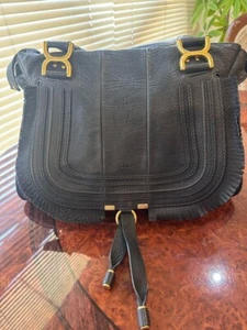 Bolso de mano Chloe Marcie mediano de cuero negro herrajes dorados usado sin correa para el hombro - Imagen 1 de 6