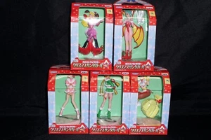 Full set of 5 Capcom Girls Christmas Holiday Puzzle Figures Version 2 - Picture 1 of 9