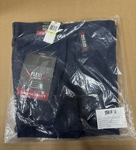Van Heusen Men's Slim Fit Flex Flat Front Pant 4-Way Stretch Size 30W x 30L - Picture 1 of 3