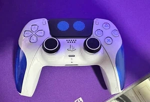 Sony Playstation 5 DualSense Controller Astro Bot Limited (Preowned) - Picture 1 of 1