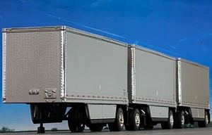 1/64 DCP SILVER 28' WABASH DRY VAN 3 PUP TRAILER SET - Picture 1 of 7