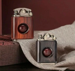 Klassisches Feuerzeug Rosenholz Retro Holz Kreativ Lighter Zigarette BENZIN Zoro - Bild 1 von 7
