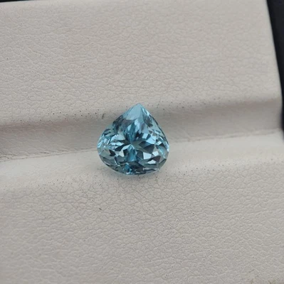 1.7 克拉 7.7x7.6 毫米天然 AAA 级蓝色海蓝宝石刻面心形宝石 — 第 1/4 张图片