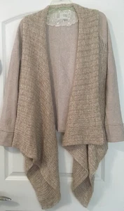 ANTHROPOLOGIE SATURDAY SUNDAY 'CASADO' BEIGE HI-LO VORNE OFFEN BOHO CARDIGAN - M - Bild 1 von 6
