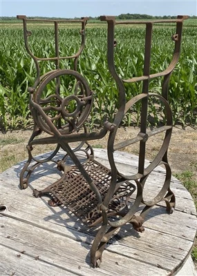 Treadle Sewing Machine, Cast Iron Base, Industrial Age Singer Steampunk PV - Image 1 of 4