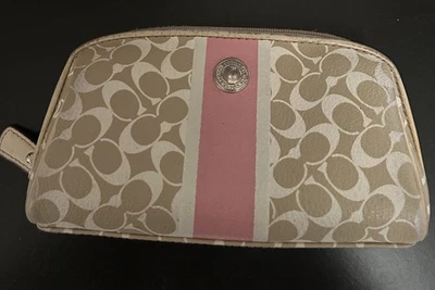 Bolsa de cosméticos Coach Heritage Signature Logo bronceado y rosa recubierta Foto 1 de 4